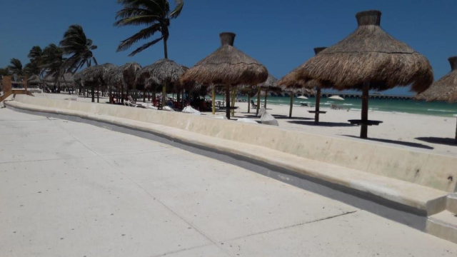 Cierran playas de México para evitar propagación de COVID-19