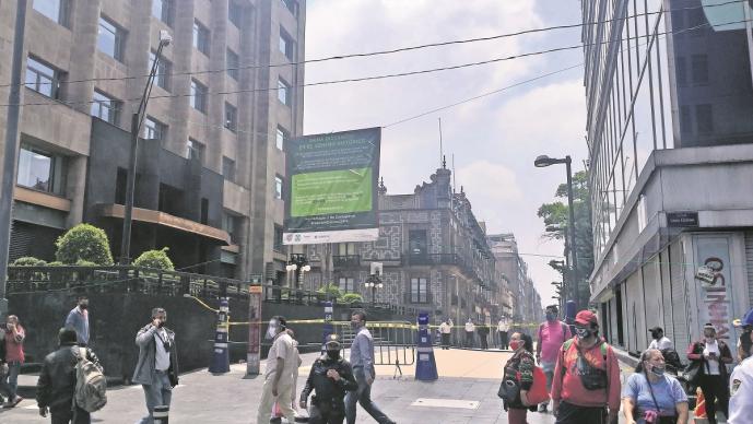 Pese a “nueva normalidad”, mantienen cercado perímetro del Centro Histórico