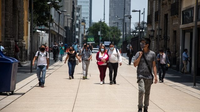 CDMX seguirá en semáforo naranja; abrirían iglesias y bibliotecas