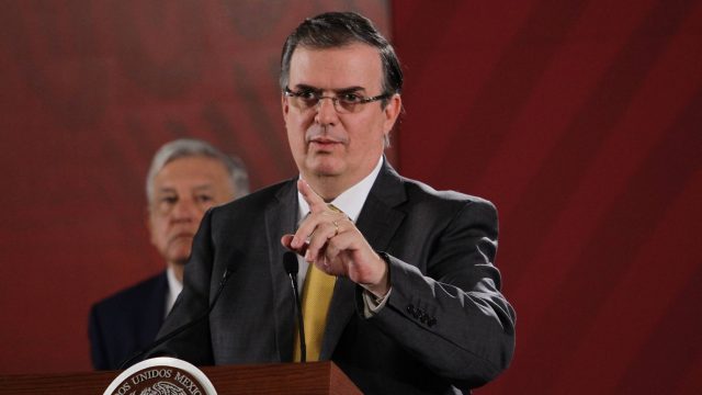 Hay presupuesto para comprar vacuna vs. Covid-19, asegura Ebrard