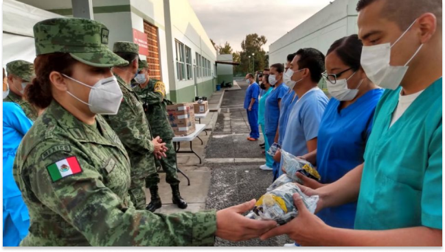 Ejército apoya a médicos contra el Covid: fabrica sus uniformes