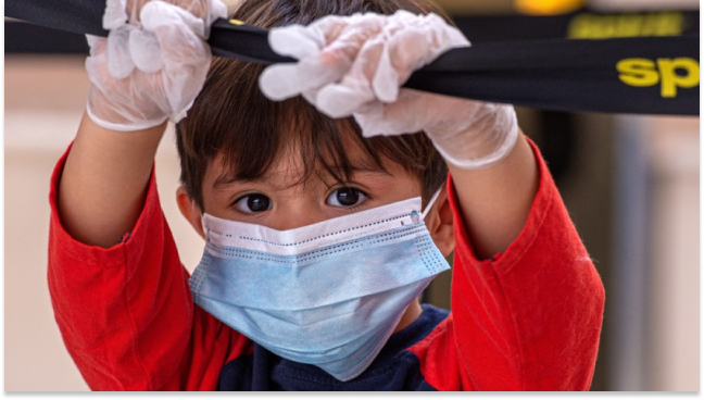 Los niños pueden portar el coronavirus en el tracto respiratorio durante semanas, sugiere un estudio