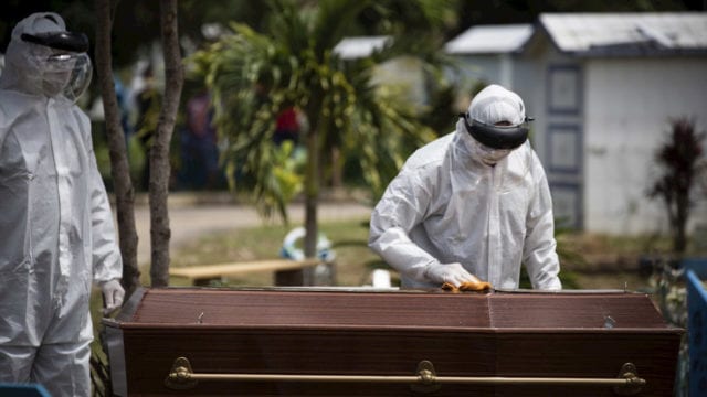 Covid: el número real de muertes por la pandemia en todo el mundo es de casi 15 millones (y qué países de América Latina tienen mayor exceso de mortalidad)