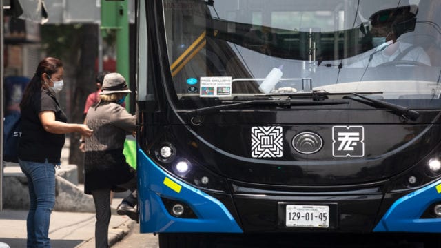 CDMX lleva registro con código QR a transporte público para rastrear contagios