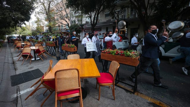 Restaurantes de la CDMX podrán operar con 20% de aforo en interiores