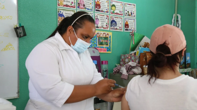 Inicia vacunación de personas mayores de 18 años en Los Cabos, BCS