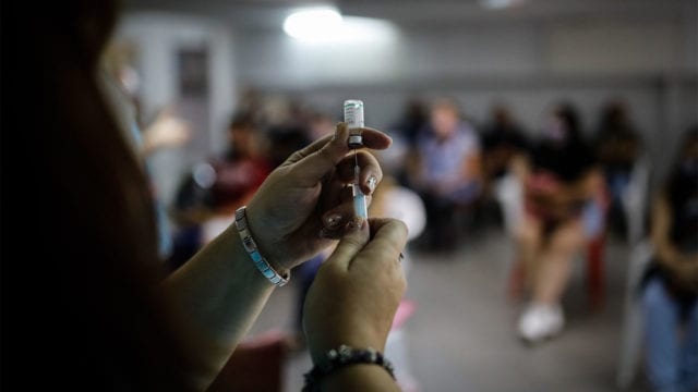 Martes inicia aplicación de segunda dosis en adultos de 40 a 49 años en estas 5 alcaldías de CDMX