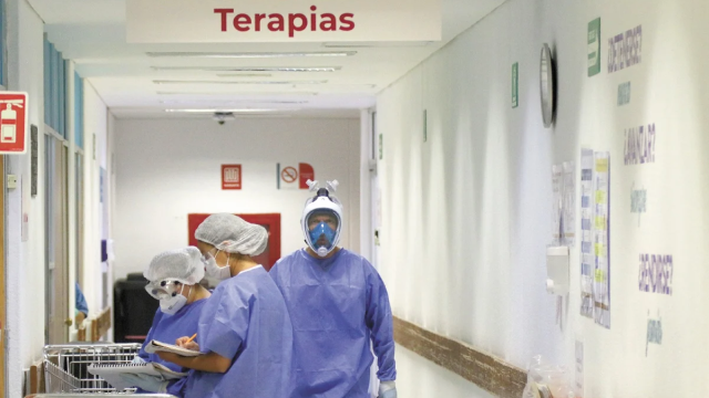 Sanidad alerta incremento de hospitalizaciones por Covid en la población no vacunada