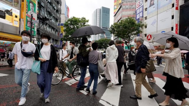 Japón cerrará fronteras a extranjeros por temor a variante Ómicron