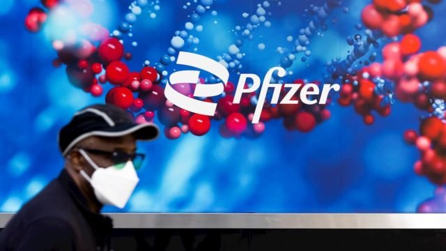 Pfizer solicita autorización para su píldora contra Covid-19 en EU