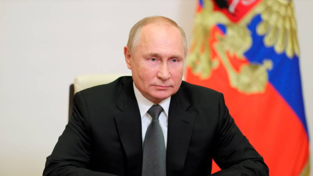 Putin recibe dosis de Sputnik light y pide ser voluntario para la vacuna nasal