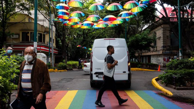 Marcha del orgullo LGBT+ en CDMX: Estos son los horarios del Metro y Metrobús para el 25 de junio